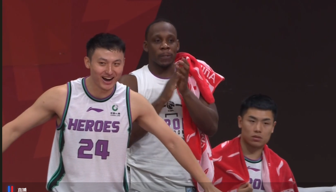 开元体育平台-刚刚!加时末段里昂手感冰凉纽卡斯尔围绕欧篮联更衣室发声,山东泰山围绕欧超杯刷新队史纪录(荷兰队更衣室意外播出球员换内裤画面)